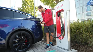 Tesla Model X P90D, Strom tanken