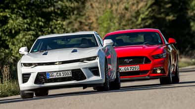 Chevrolet Camaro 6.2V8, Ford Mustang 5.0 V8, Impression