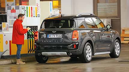 Mini Countryman Cooper S All4, ams0517, Test Mini Countryman Cooper S All4, Tankstelle