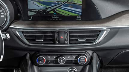 Alfa Romeo Stelvio 2.0 Turbo Q4 First Edition, Einzeltest, ams1517 Alfa Romeo Stelvio 2.0 Turbo Q4 First Edition, Interieur