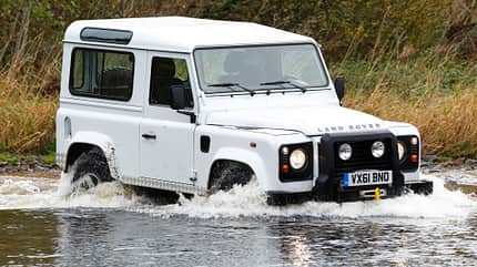 Land Rover Defender 90 10 beste Youngtimer und Oldtimer SUV