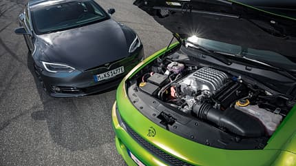 Tesla Model S P100D - Dodge Charger Hellcat - Test Tesla Model S P100D - Dodge Charger Hellcat - Test