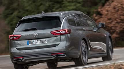 Opel Insignia Country Tourer 2.0 DI Turbo 4x4, VW Passat Alltrack 2.0 TSI 4Motion, Vergleichstest, ams0118 Opel Insignia Country Tourer 2.0 DI Turbo 4x4, Exterieur
