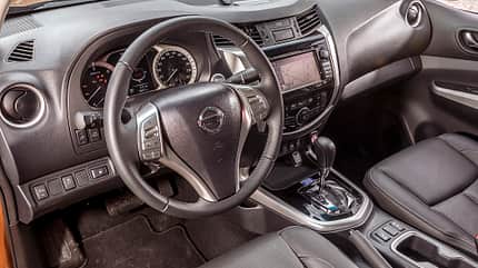 Mercedes X-Klasse gegen Nissan Navara, Renault Alaskan und VW Amarok, Vergleichstest, ams1618 Nissan Navara Interieur