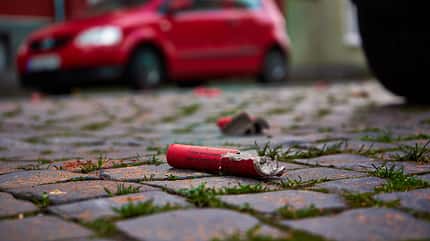 Böller, Rakete, Feuerwerk, Auto, Versicherung Böller, Rakete, Feuerwerk, Auto, Versicherung