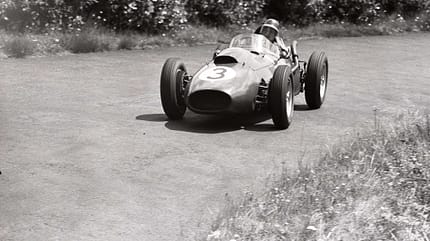 Mike Hawthorn - Ferrari Mike Hawthorn - Ferrari
