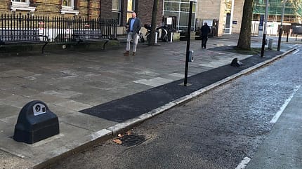 Connected Kerb Bordsteinkanten-Ladesäule 02/2019, Connected Kerb Bordsteinkanten-Ladesäule