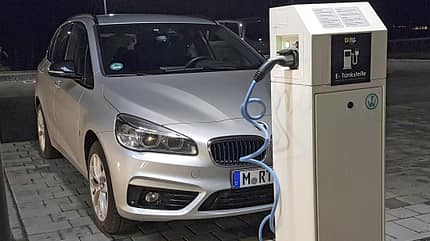 BMW 225xe ActiveTourer, Ladestation
