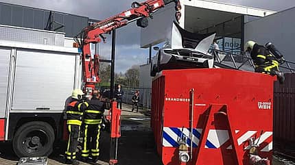 BMW i8, Feuerwehr löschen niederlande BMW i8