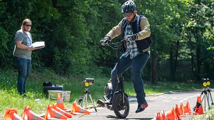 E-Scooter Elektro Tretroller Test Vergleich BMW X2 City Metz Moover Xiaomi M365 Moovi Ninebot ES2 E-Scooter Elektro Tretroller Test Vergleich BMW X2 City Metz Moover Xiaomi M365 Moovi Ninebot ES2