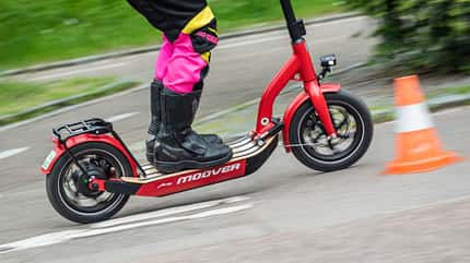 E-Scooter Elektro Tretroller Test Vergleich BMW X2 City Metz Moover Xiaomi M365 Moovi Ninebot ES2 E-Scooter Elektro Tretroller Test Vergleich BMW X2 City Metz Moover Xiaomi M365 Moovi Ninebot ES2