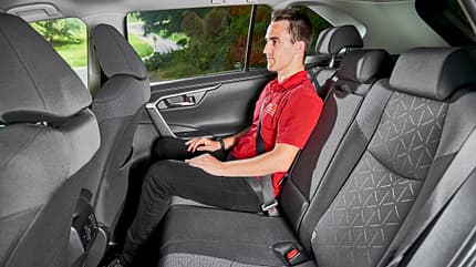 Toyota Corolla TS 2.0 Hybrid, Toyota RAV4 2.5 Hybrid, Vergleichstest, ams2019 Toyota RAV4 2.5 Hybrid, Interieur