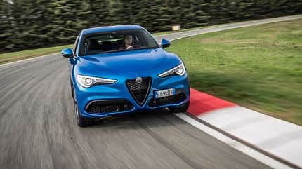 Alfa Romeo Stelvio - Modelljahr 2020 - 2,0-Liter-Benziner - SUV Alfa Romeo Stelvio - Modelljahr 2020 - 2,0-Liter-Benziner - SUV