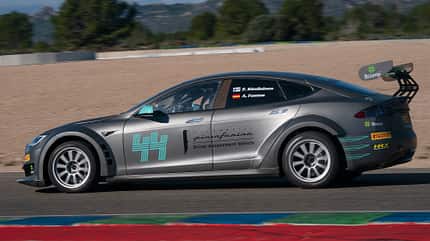 Tesla Model S - Electric Production Car Series Tesla Model S - Electric Production Car Series