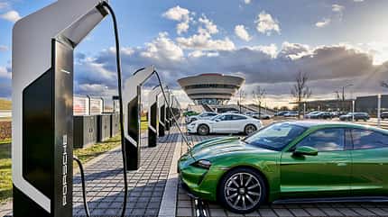 Porsche Turbo Charger Leipzig Ladestation Elektroauto Ladekabel Taycan Porsche Turbo Charger Leipzig