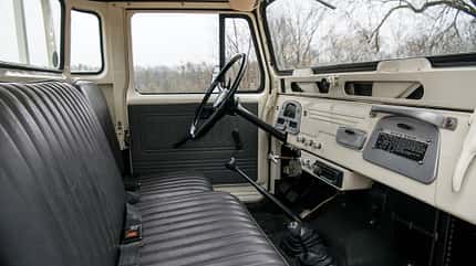 1965er Toyota FJ45 Land Cruiser mit V8-Motor, 2020, RM Sothebys 1965er Toyota FJ45 Land Cruiser mit V8-Motor