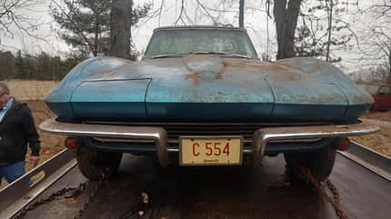 Corvette unter Müllhaufen gefunden Corvette unter Müllhaufen gefunden
