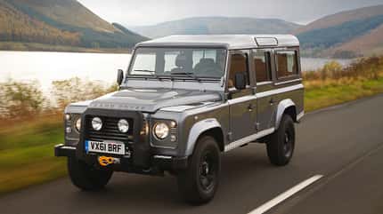 Ineos Grenadier vs. Land Rover Defender Classic Ineos Grenadier vs. Land Rover Defender Classic