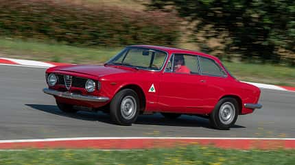 Alfa Romeo Giulia GTAm, alt und neu im Vergleich Alfa Romeo Giulia GTAm, alt und neu im Vergleich