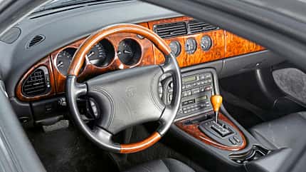 Jaguar XK8 Coupé, Maserati Coupé Cambiocorsa, Mercedes-Benz SL 500, yt0819, Fahrbericht Jaguar XK8 Coupé, Interieur