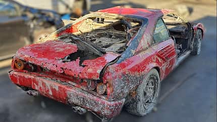 Ferrari Monidal aus niederländischem Kanal, 2020 Ferrari Mondial aus Kanal geborgen