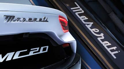 Maserati MC20 MC12 neues Logo Schriftzug Vergleich Maserati MC20 MC12 neues Logo Schriftzug Vergleich