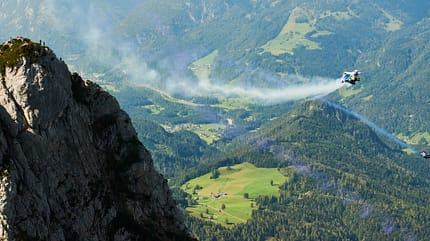Elektro Wingsuit Peter Salzmann BMW Elektro Wingsuit Peter Salzmann BMW
