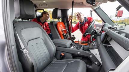 Land Rover Defender 110 D240 S, Interieur
