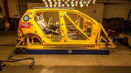 ams,auto motor und sport,as,auto strassenverkehr,kindersitz,crash,test,tüv süd,2015,de,dino eisele 75 Jahre AMS 14.1. testen