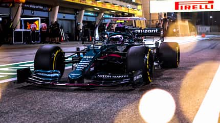 Sebastian Vettel - Aston Martin - Formel 1 - GP Bahrain - Freitag - 26.3.2021 Sebastian Vettel - Aston Martin - Formel 1 - GP Bahrain - Freitag - 26.3.2021