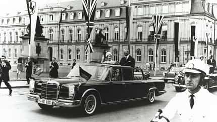 Queen Elizabeth II. Kurt Georg Kiesinger (1965) Stuttgart Neues Schloss