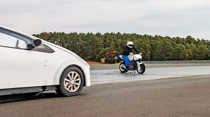 Autosicherheitssysteme und Motorräder, Sicherheitskampagne, ams1321 Autosicherheitssysteme und Motorräder, Sicherheitskampagne