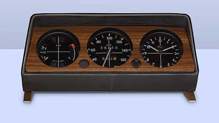 re-engauge Munich, Uhr aus Fahrzeug-Instrument, BMW 02, 2021 re-engauge Munich