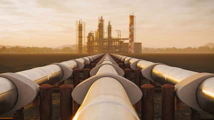 Raffinerie und Pipeline