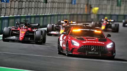 Safety-Car - Formel 1 - GP Saudi Arabien 2022 - Rennen Safety-Car - Formel 1 - GP Saudi Arabien 2022 - Rennen