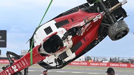 Guanyu Zhou - Alfa Sauber - Crash - Formel 1 - GP England - 3. Juli 2022 Guanyu Zhou - Alfa Sauber - Crash - Formel 1 - GP England - 3. Juli 2022