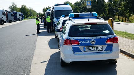 Abstandsüberwachung mit Drohnen, Polizei Brandenburg, 07/2022 Abstandsüberwachung mit Drohnen