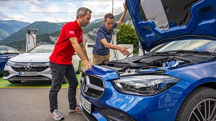 Motor C300d Expertengespräch Paul Englert und Paul Wenzel (Mercedes Entwickler) C300e Motor C300d Expertengespräch Paul Englert und Paul Wenzel (Mercedes Entwickler) C300e