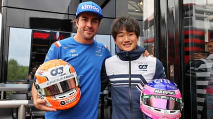Fernando Alonso & Yuki Tsunoda - Formel 1 - GP Belgien - Spa-Francorchamps - 27. August 2022 Fernando Alonso & Yuki Tsunoda - Formel 1 - GP Belgien - Spa-Francorchamps - 27. August 2022
