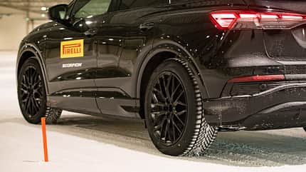 Pirelli Scorpion, Advertorial
