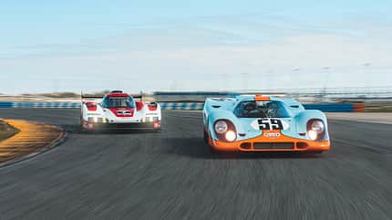 Porsche 963 und Porsche 917 im Gulf-Design, Daytona International Speedway Porsche 963 und Porsche 917 im Gulf-Design, Daytona International Speedway