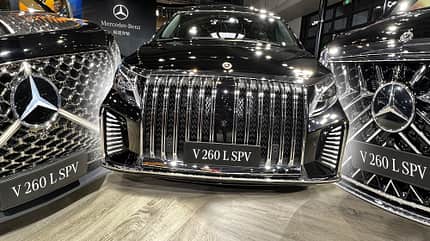 Mercedes V-Klasse China Shanghai 2023 Umbau Grill Collage Mercedes V-Klasse China Shanghai 2023 Umbau Grill Collage