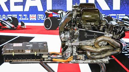 Mercedes - Power Unit (2021) - V6-Turbo - Elektro - Batterie - Formel 1 Mercedes - Power Unit (2021) - V6-Turbo - Elektro - Batterie - Formel 1