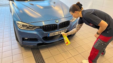 Sonax Pflegeprodukte, verdreckte Scheiben im Sommer Sonax Sicherheitskampagne