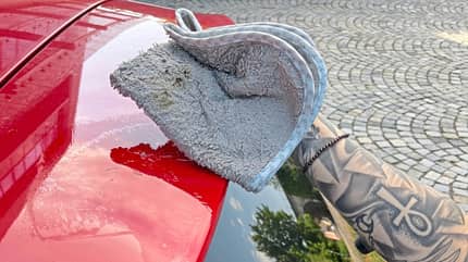 Sonax Pflegeprodukte, verdreckte Scheiben im Sommer Sonax Sicherheitskampagne