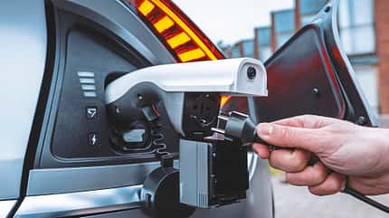 TechnikProfi, Technik, Kfz, Kia, EV6, vollelektrisch, Lade-Adapter, 230-Volt Wechselstrom möglich TechnikProfi_2023_18_02_10