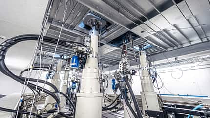 TechnikProfi, Fahrwerkstechnik, Vertikaldynamik-Prüfstand, Seven-Post-Prüfstand, Hydraulikzylinder TechnikProfi_2023_19_05_1