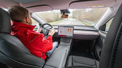 Tesla Model Y Performance, Dauertest Tesla Model Y Performance, Dauertest, 100000 Kilometer, Cockpit, Infotainment, Touchscreen