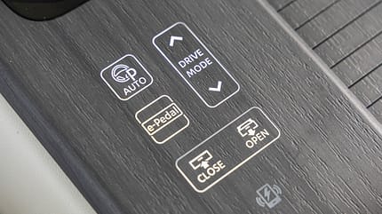Nissan Ariya, VW ID.4, VT, ams2123 Nissan Ariya