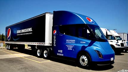 Tesla Semi Elektro Lkw Lastwagen Sattelschlepper, Tesla 08/2022, Tesla Semi Elektro Lkw Lastwagen Sattelschlepper